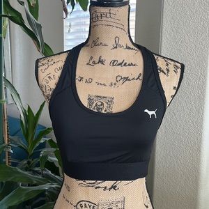 Pink Victoria Secret Sports Bra 
Gently used. Excellent condition 
Size M